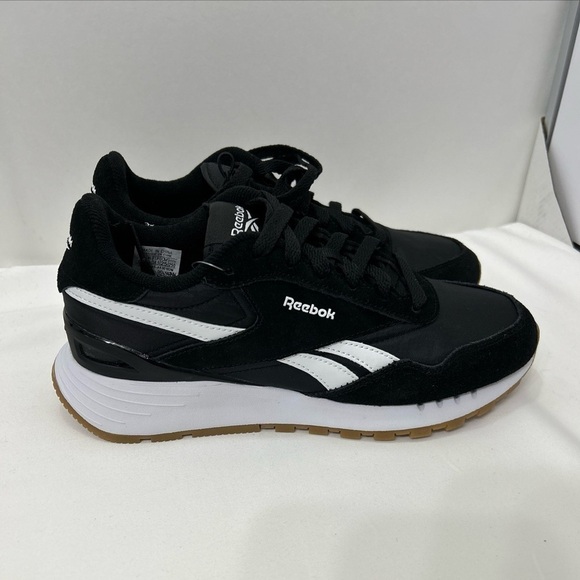 Reeboks Classic women’s Size 8 New Without Tag - Picture 7 of 11